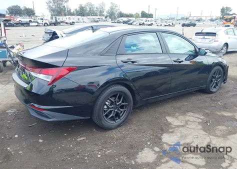 2021 Hyundai Elantra Sel z USA, uszkodzony, nr VIN 5NPLM4AG4MH012147